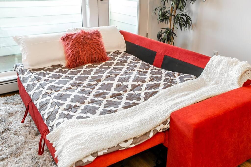 Apartment Hot Arabaian Nightscornerpnhsekingwifiu/g Edmonton
