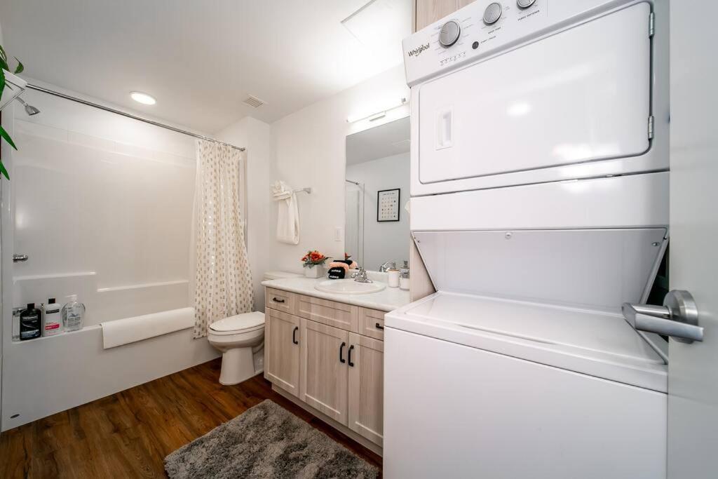 Apartment Hot Arabaian Nightscornerpnhsekingwifiu/g Edmonton